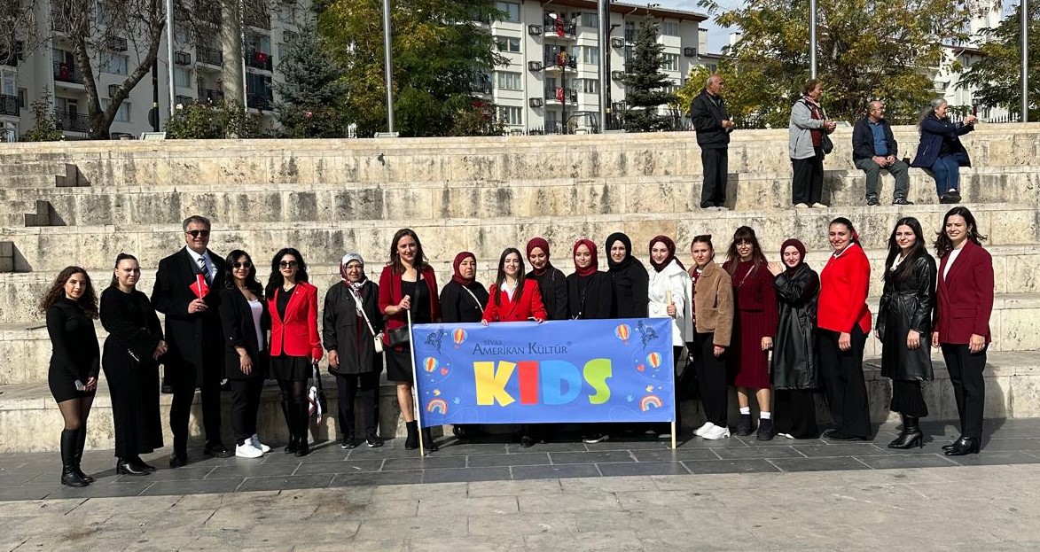 Sivas’ta Miniklerden Coşkulu 29 Ekim Yürüyüşü