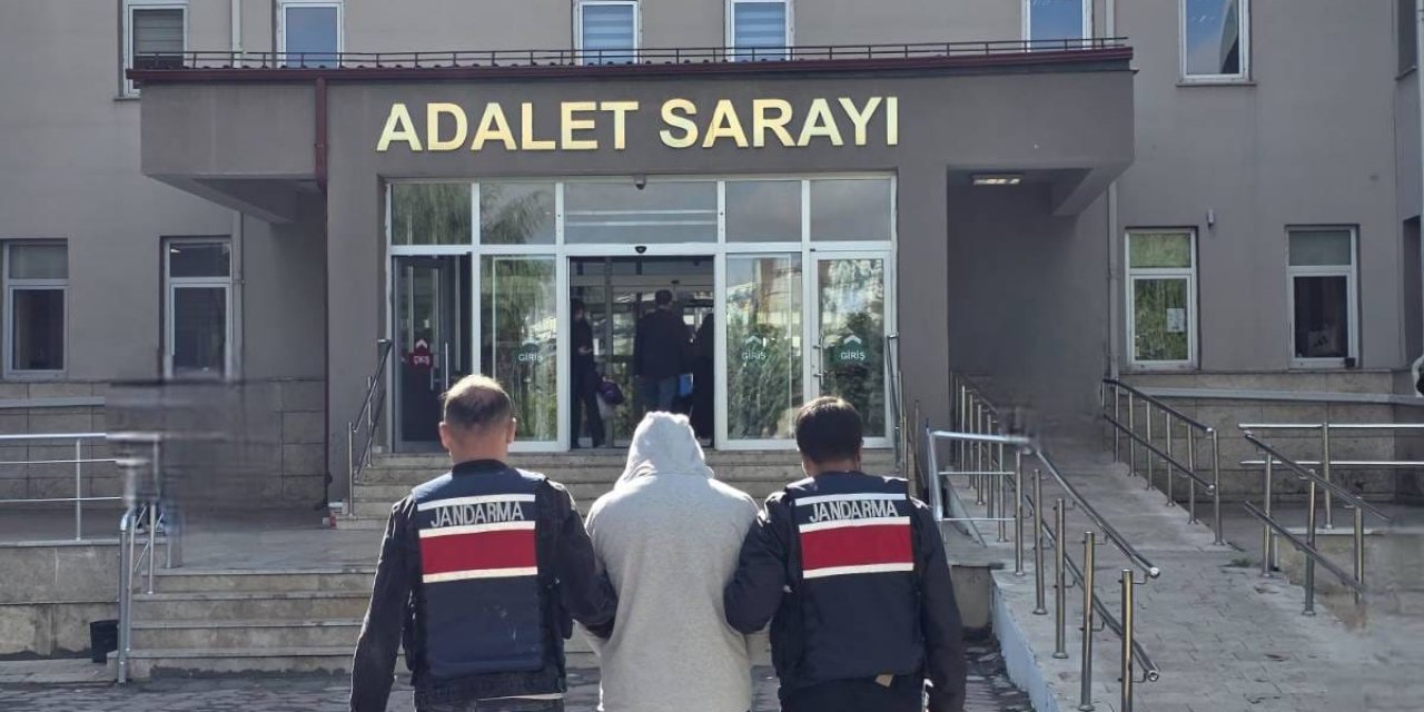 Sivas'ta FETÖ hükümlüsü jandarmadan kaçamadı