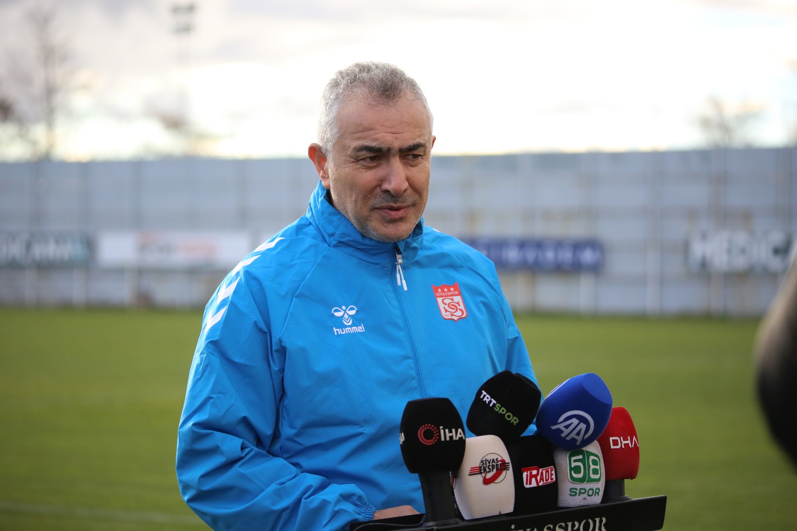 Altıparmak: “Küskünlükleri Bırakalım, Sivasspor’un Etrafında Toplanalım”