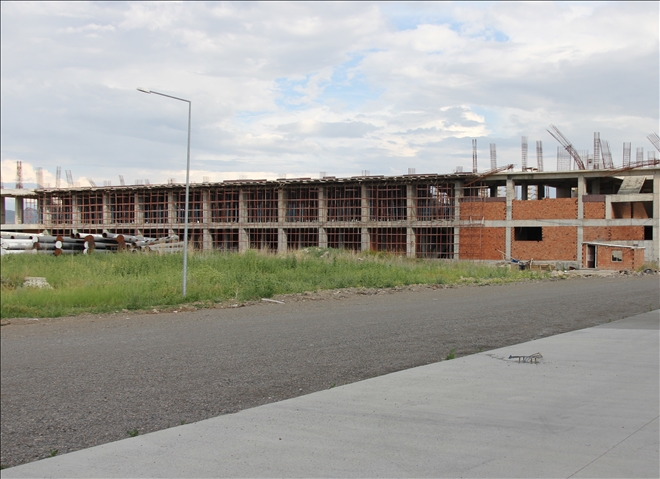 YÜZME HAVUZUNDA ÇALIŞMALAR BAŞLIYOR