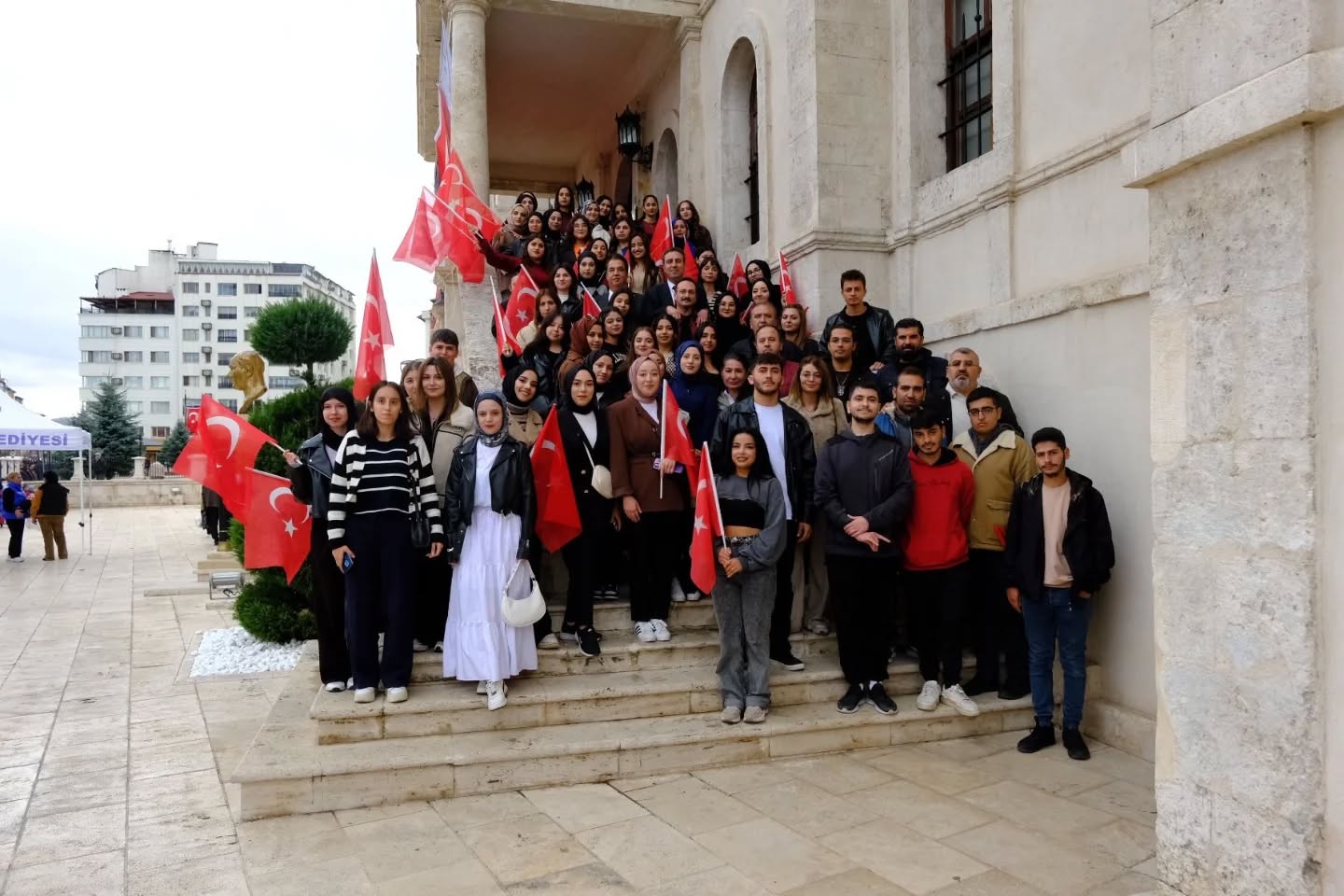 Sivas’ta Üniversitelilerden Cumhuriyet’e Özel Şehir Turu