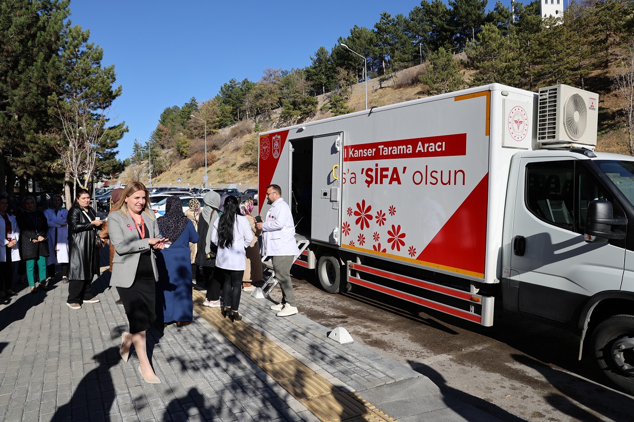Sivas’ta Mobil Kanser Tarama Aracıyla Rekor Tarama