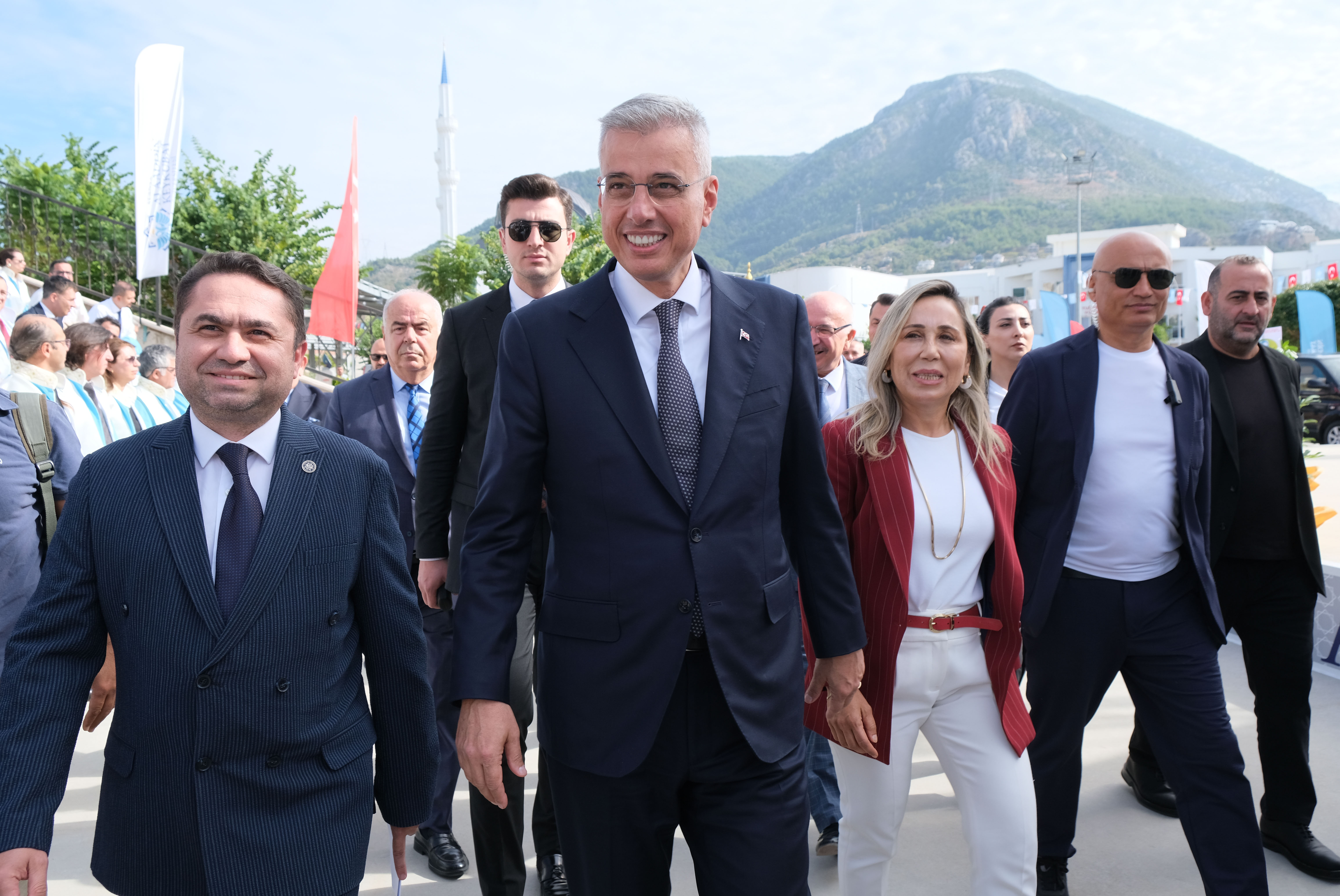 Türkiye hala bir sığınak, bir umut kapısıyız