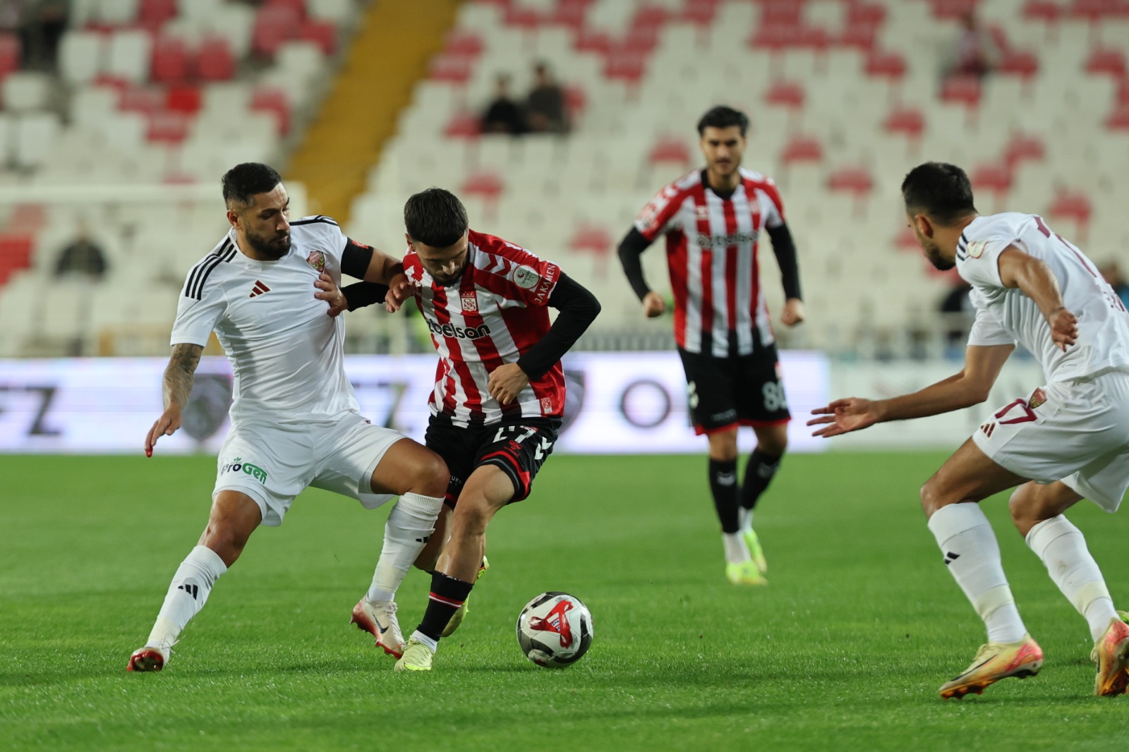 Sivasspor’un Ümraniye Planı Hazır: İşte İlk 11 ve Yedekler