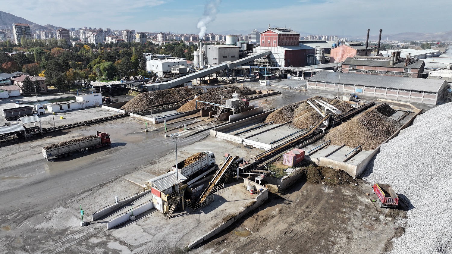 Sivas Çiftçisinin Pancarı Kayseri Şeker’de Şekere Dönüşüyor