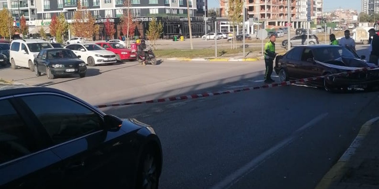 Sivas'ta üç araç birbirine girdi: 1 yaralı