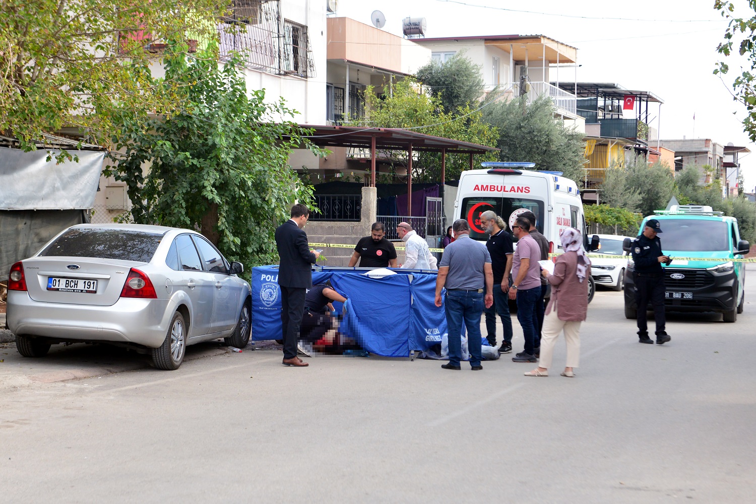 Husumetlisini cadde ortasında öldürüp kaçtı