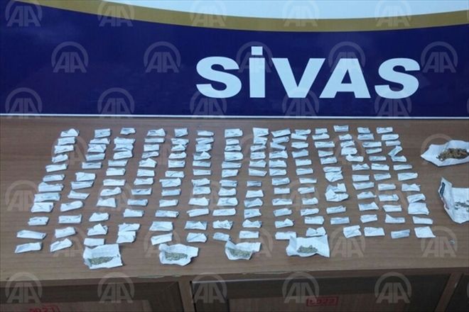 UYUŞTURUCU TİCARETİ YAPAN 3 KİŞİDEN 1´İ TUTUKLANDI