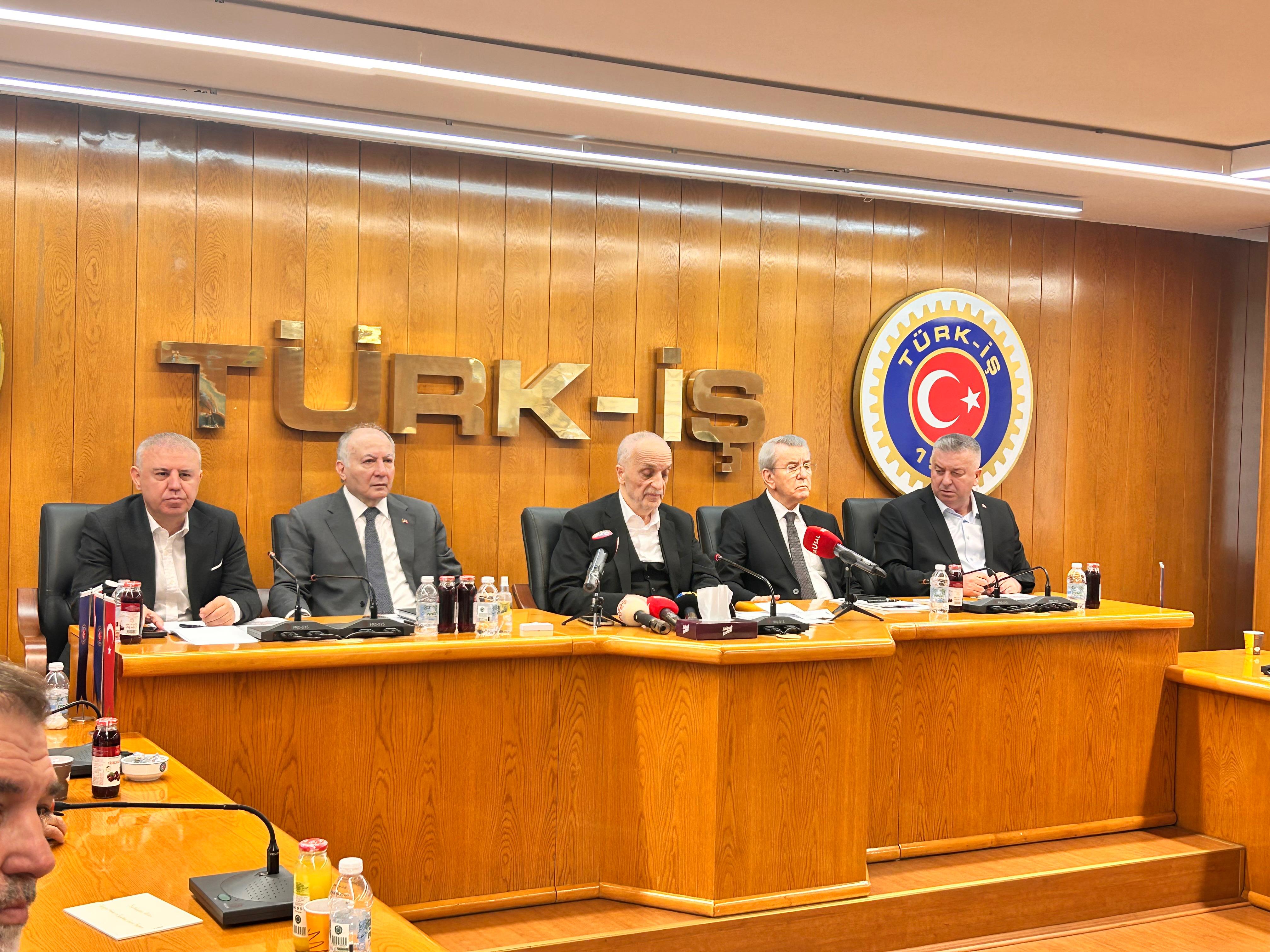 Türk-İş'ten asgari ücret çıkışı