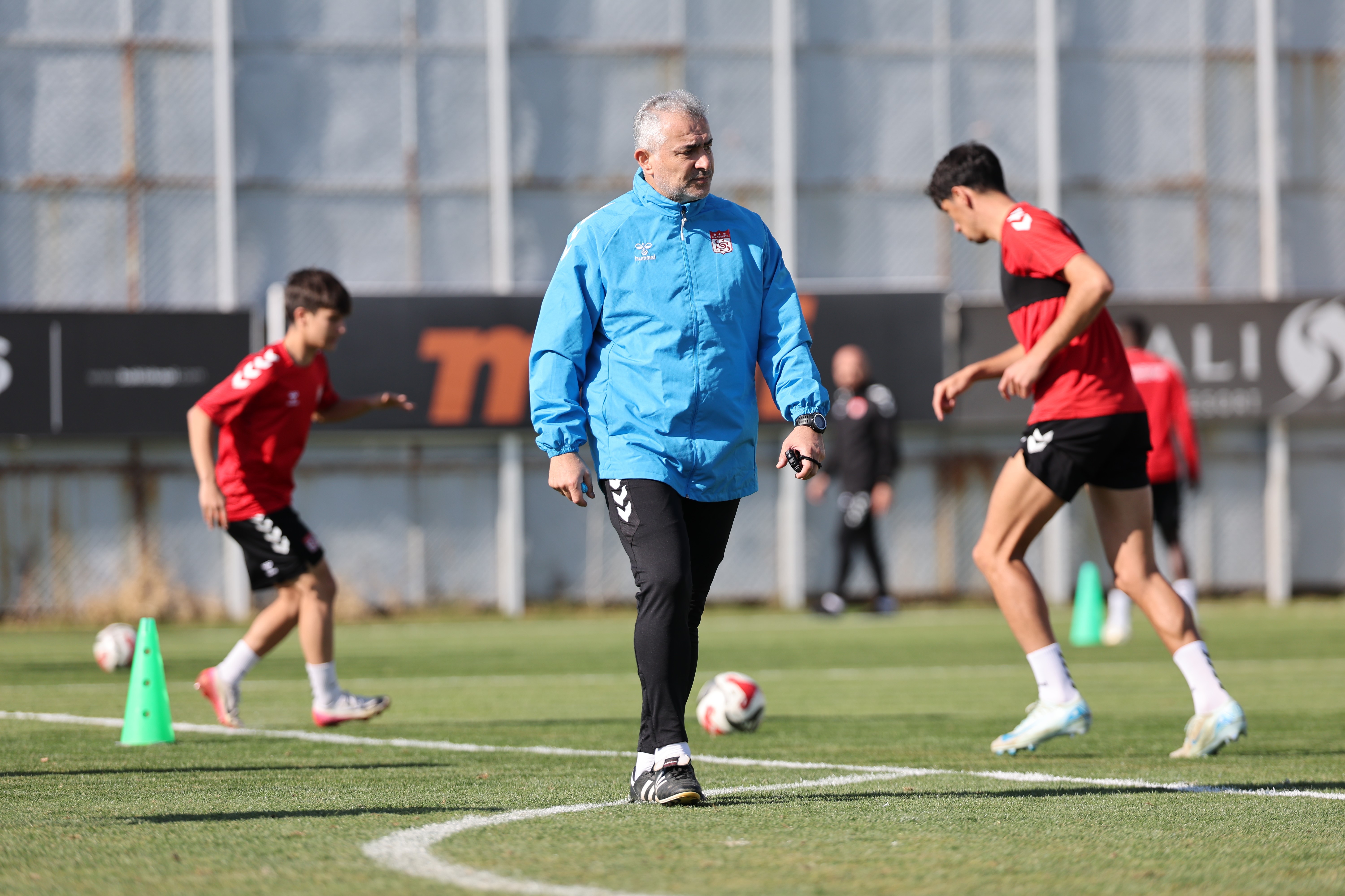 Sivasspor'da Manisa mesaisi sürüyor