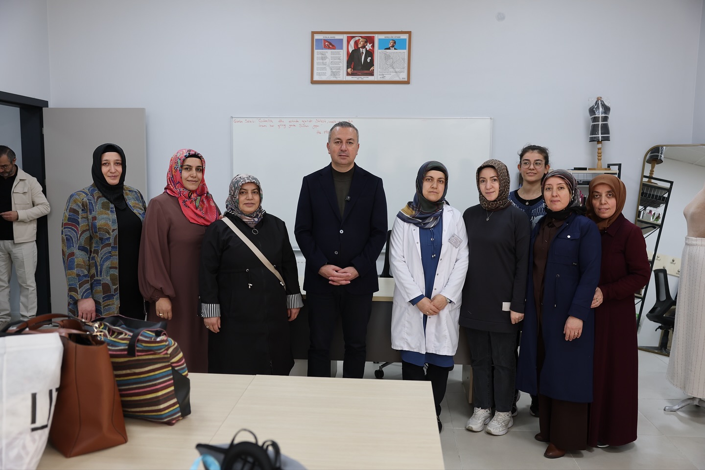 Sivas’ta Kadın ve Gençlerin El Emeği Takdir Topladı