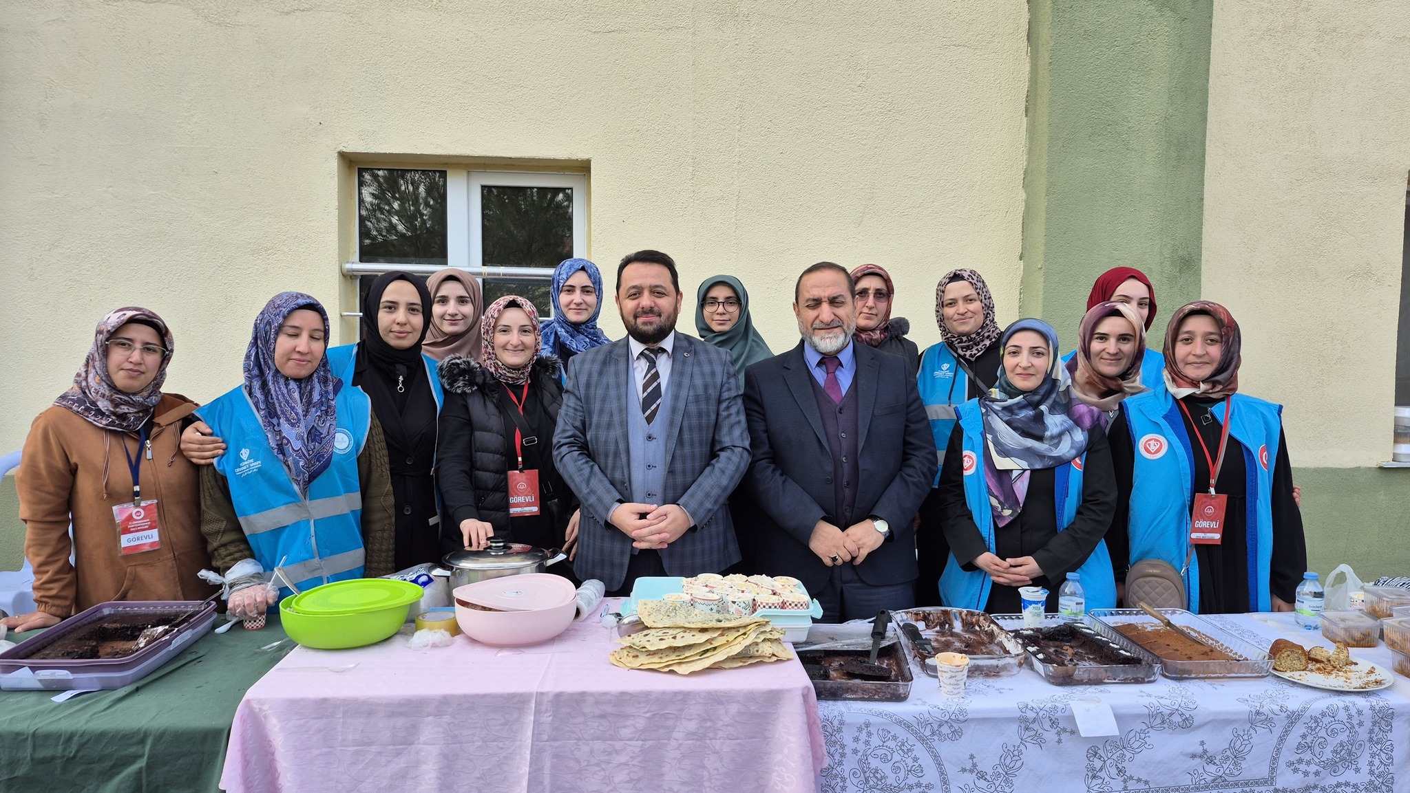 Sivas’ta Kur’an Kurslarından Gazze İçin Hayır Çarşısı