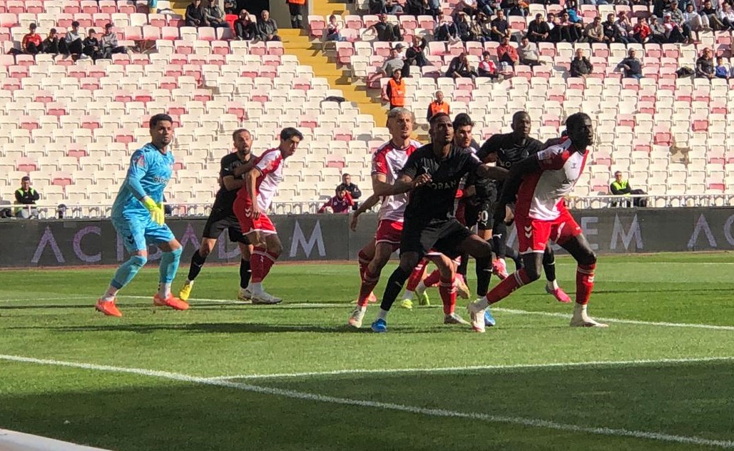 Sivas'ta İlk Yarı 1-1 Sona Erdi