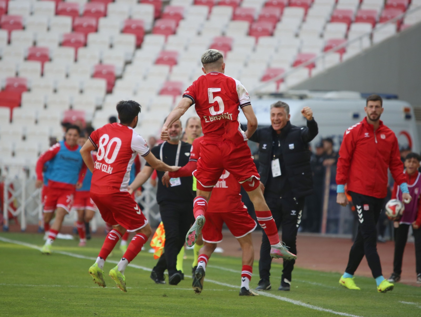 Sivasspor zor olsa da kazandı!