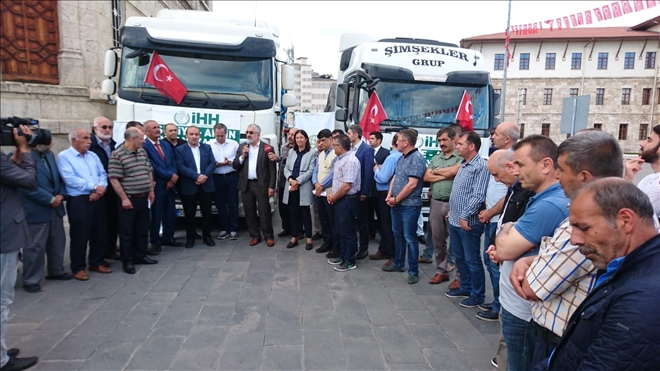 İHH´DEN AFRİ´E 2 TIR GIDA YARDIMI