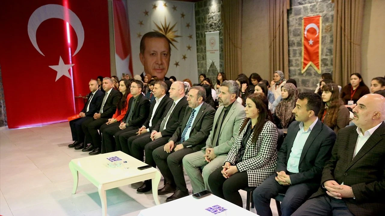 14 ilden gelen şehit ve gazi çocukları Diyarbakır’da buluştu