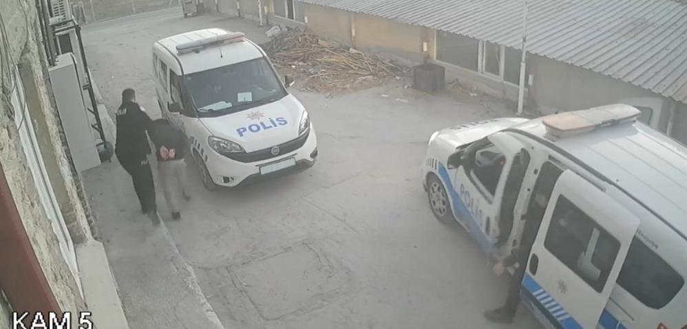 Araçla çarpıp demir çubukla öldüren zanlı Afyonkarahisar’da yakalandı