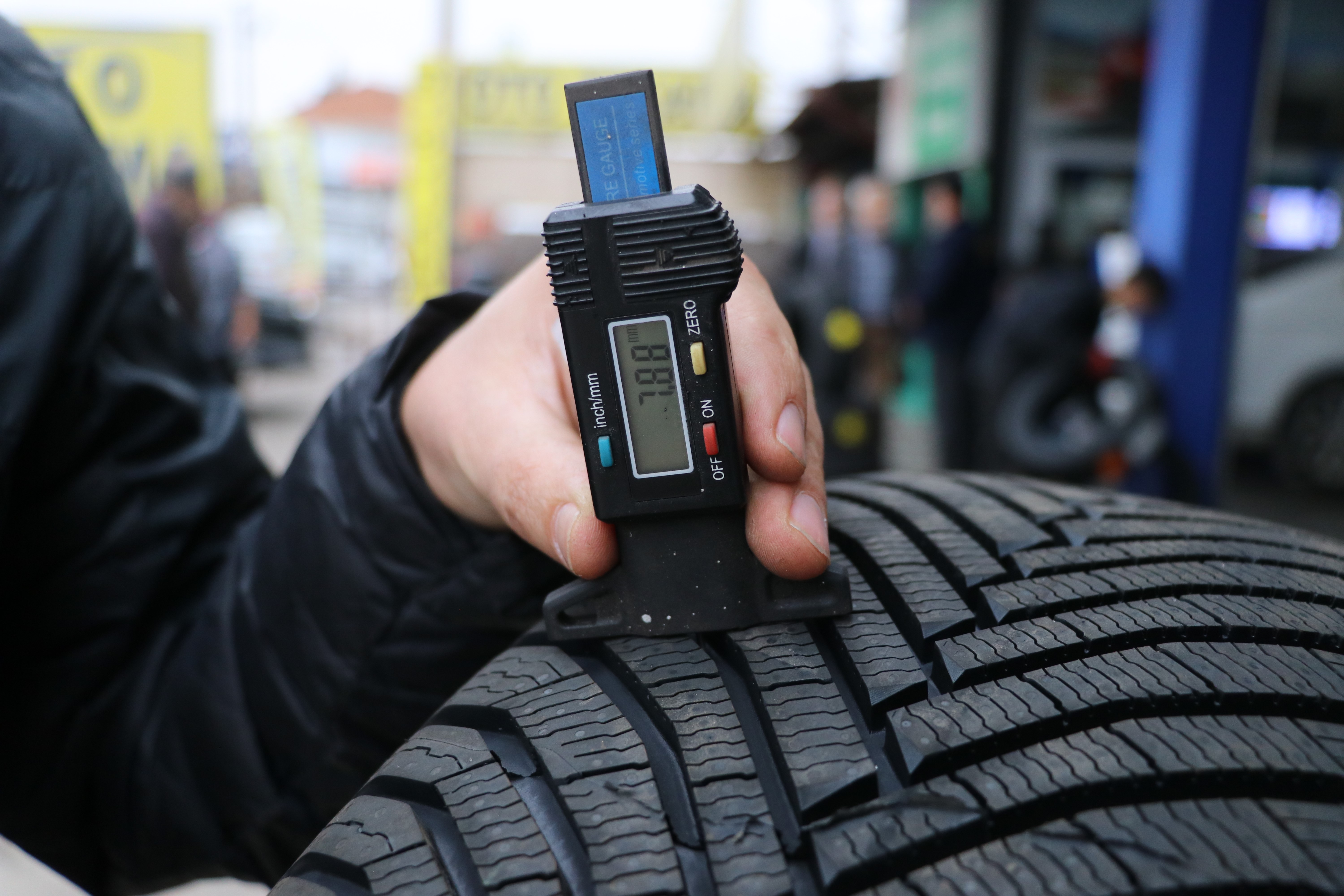 Sivas’ta Lastikçiler Yoğun Mesaiye Başladı