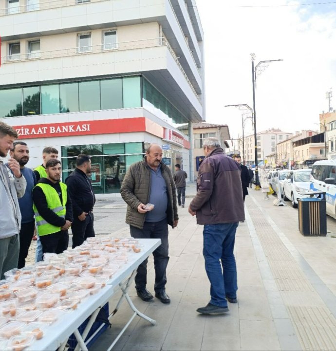 Sivas şehitlerini unutmadı