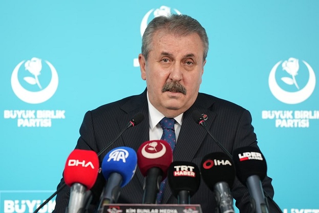 Destici: Spekülatif haberleri yayanları kınıyorum