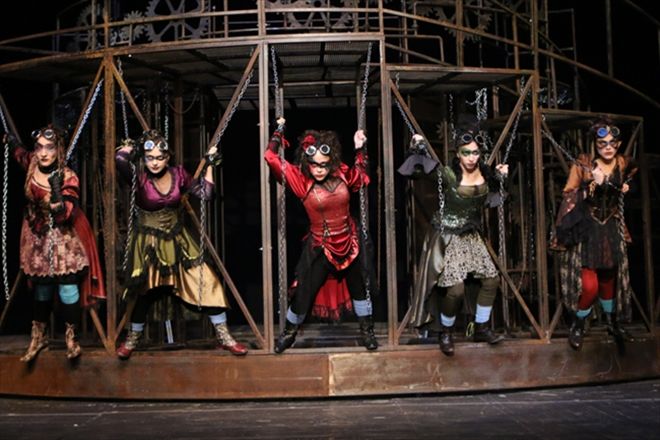 SAVAŞ KARŞITI OYUN  YARIN PERDE AÇIYOR