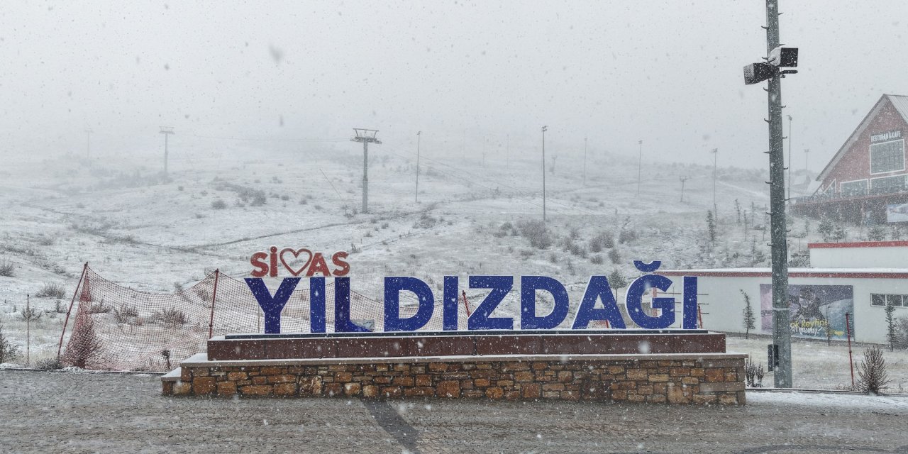 Sivas'ın Yıldız'ına kar yağdı