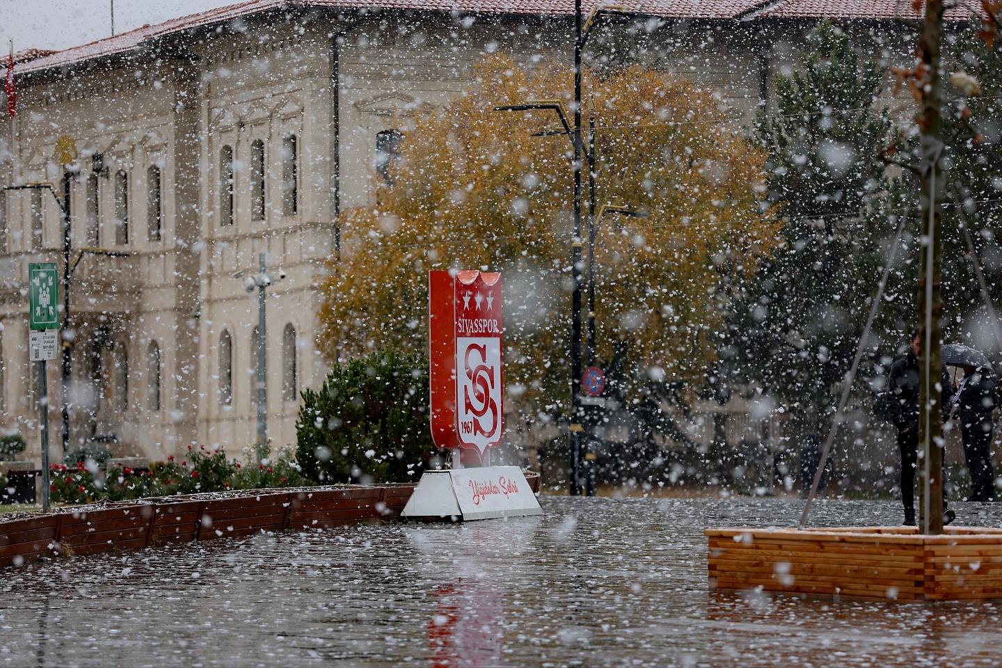 Plakayı Tutturduk! Sivas'a Son 30 Saatte 58 Kilo Kar Yağdı