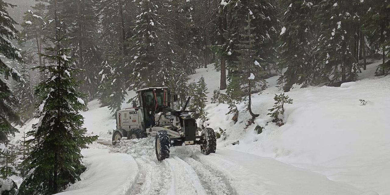 Sivas'ta 46 köy yolu kardan kapalı