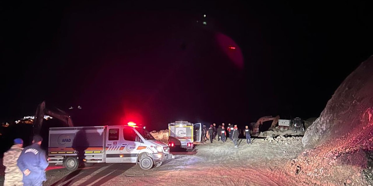 Sivas’ta madende göçük, şantiye müdürü toprak altında