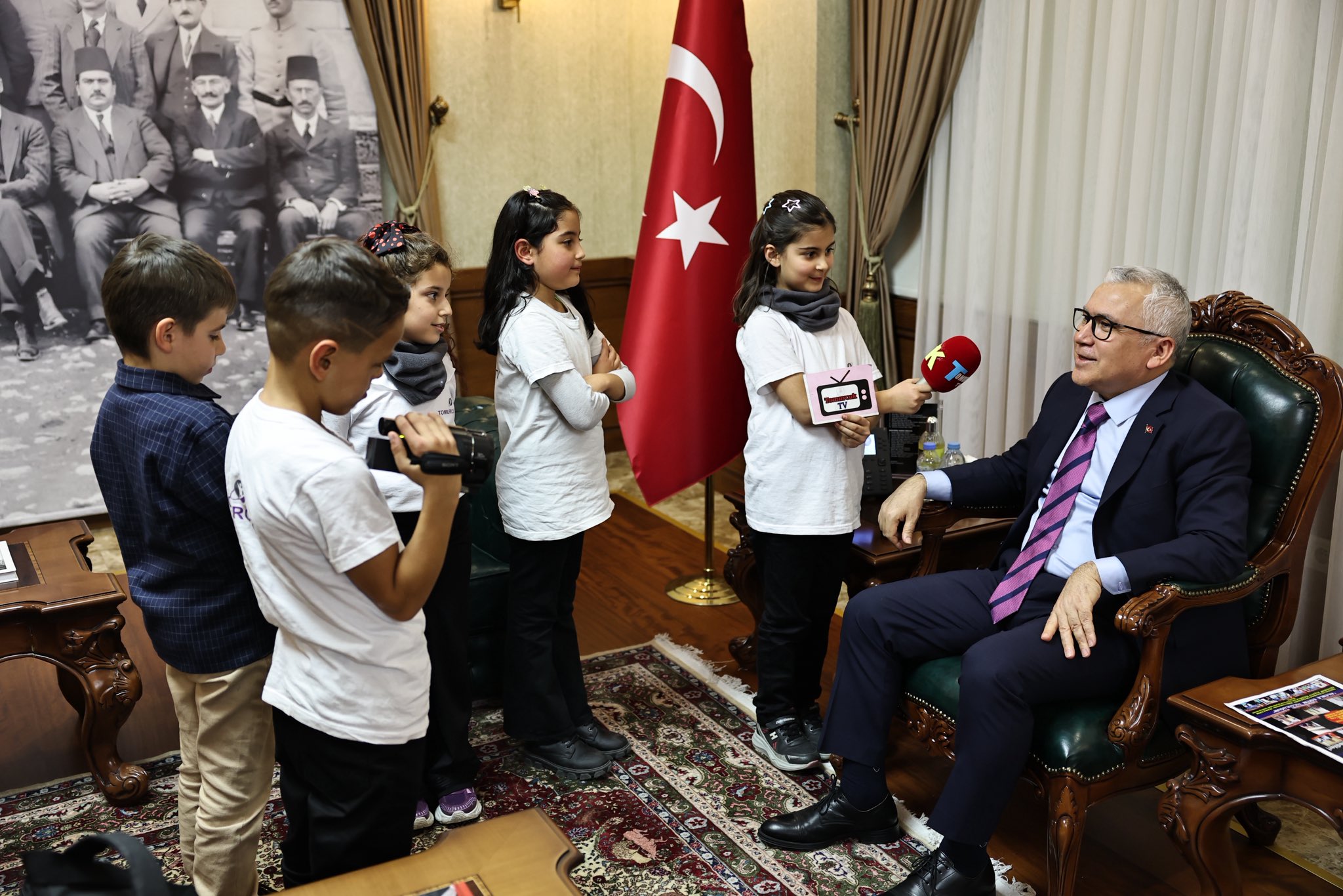 Tomurcuk TV Öğrencileri Vali Şimşek’le Bir Araya Geldi
