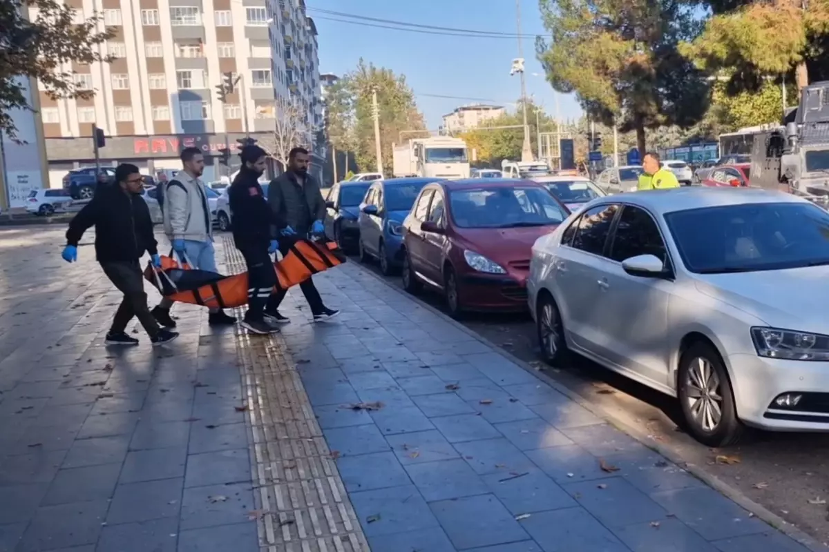 Annesi ve ağabeyini öldürüp, babasına not bırakmış