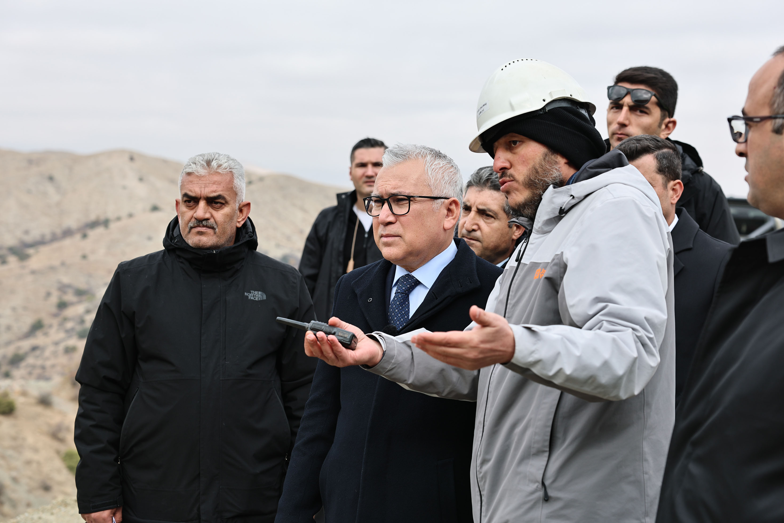 Vali Şimşek Arama Kurtarma Çalışmalarını Yakından Takip Ediyor