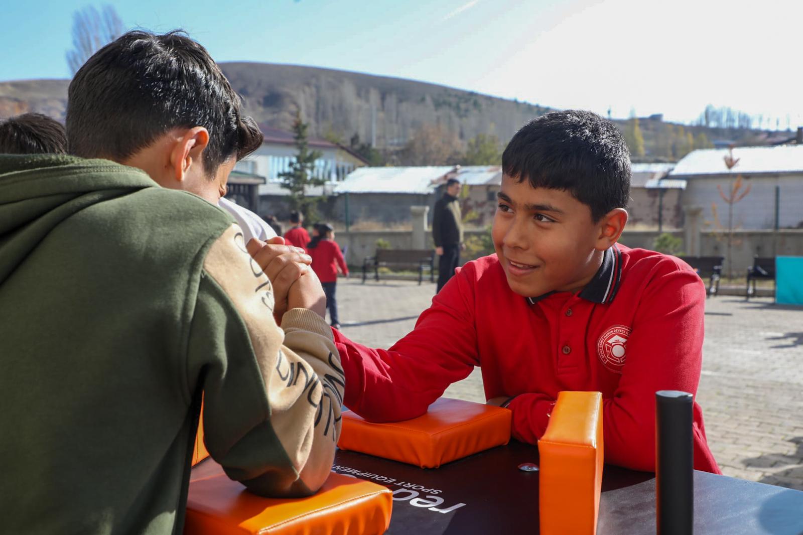 Sivas'ta Köy Okullarında Spor Coşkusu Sürüyor