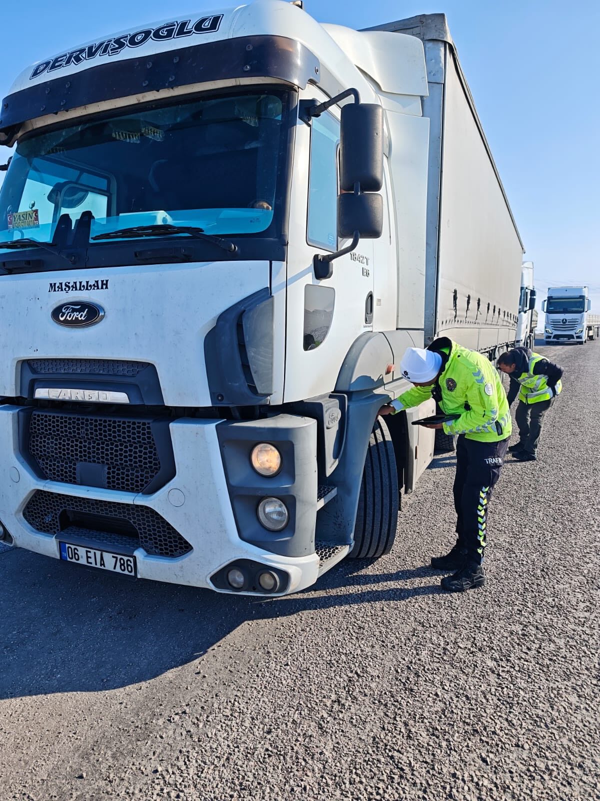 Sivas Kangal’da sürücülere kış lastiği uyarısı