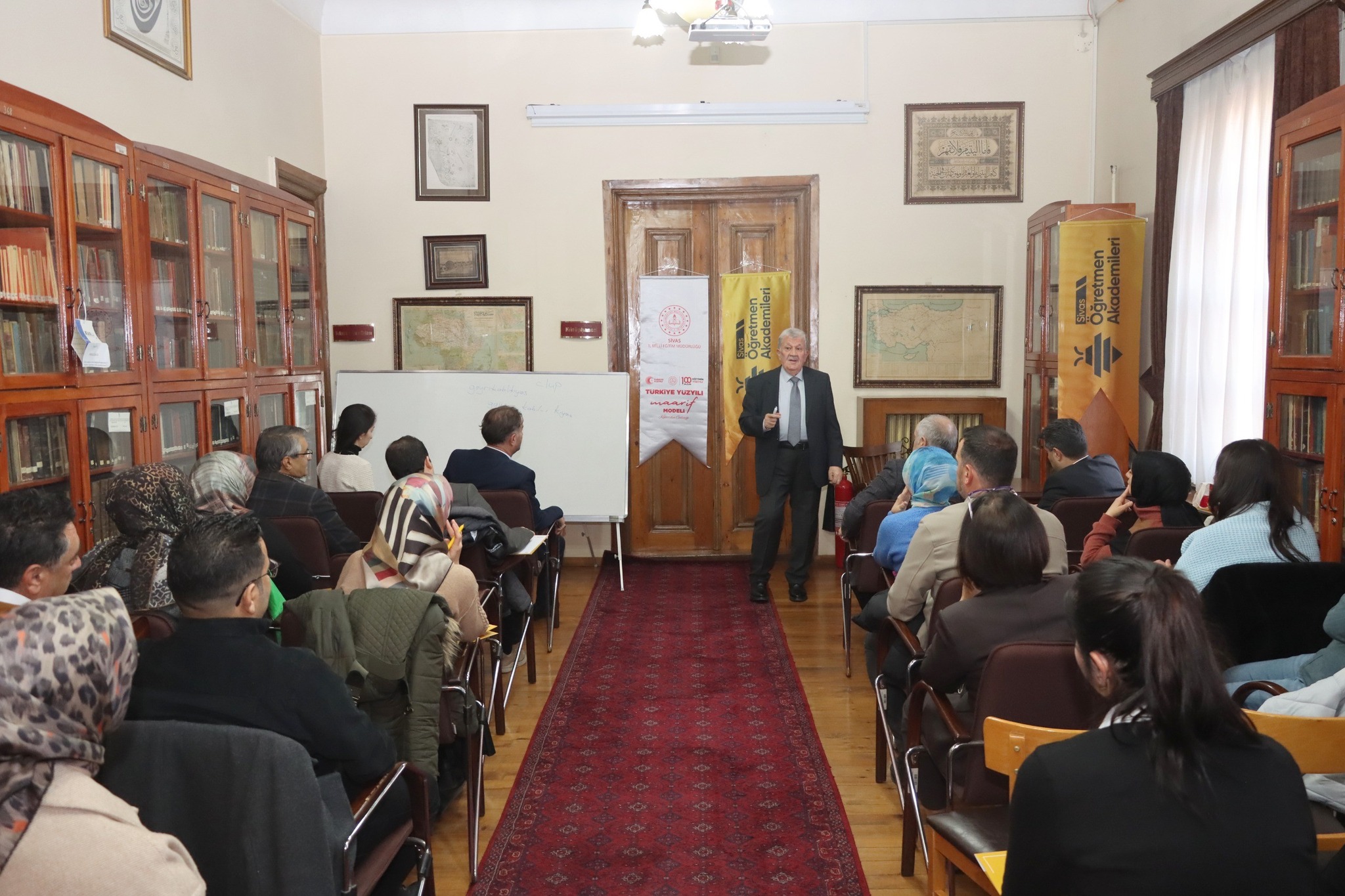 Prof. Dr. Toparlı’dan Öğretmenlere Türkçe Dersi