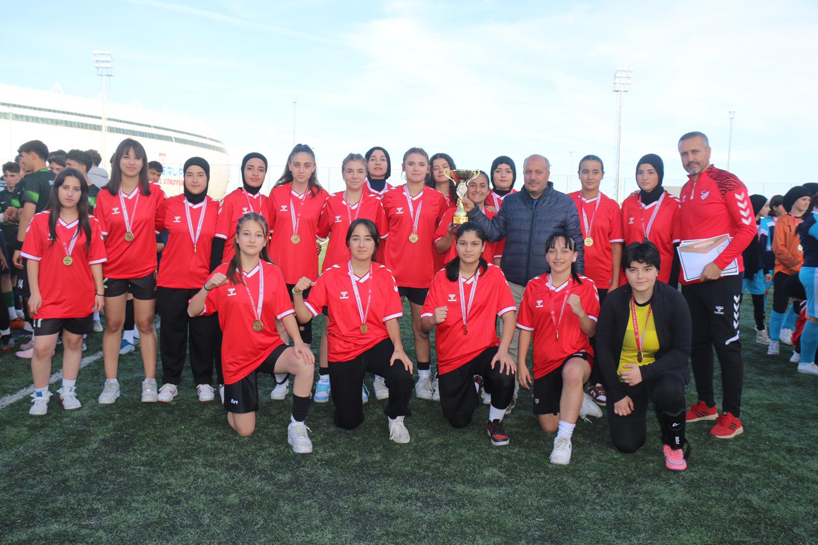 Sivas’ta Gençler A Futbol İl Birinciliğinde kupa sahiplerini buldu