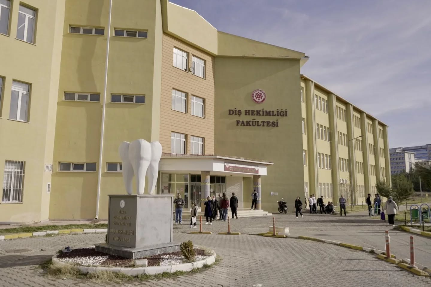 SCÜ Diş Hekimliği Öğrencileri 2025 DUS’ta Başarıya İmza Attı