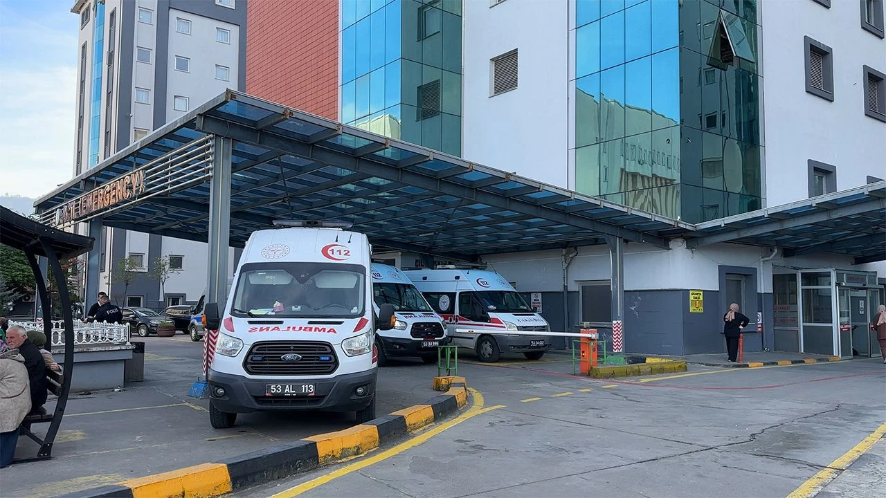 40 Öğrenci Gıda Zehirlenmesi Şüphesiyle Tedavi Altında