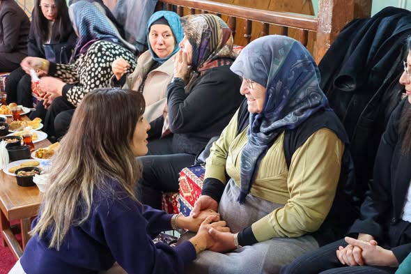 Sivas’ta şehit anneleriyle duygusal buluşma