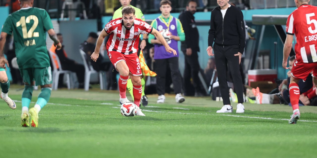 Esenler Erok, Sivasspor maçında ilk yarıda gol yok