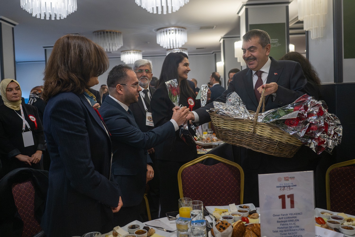 Sivaslı öğretmenler Bakan Tekin'le buluştu