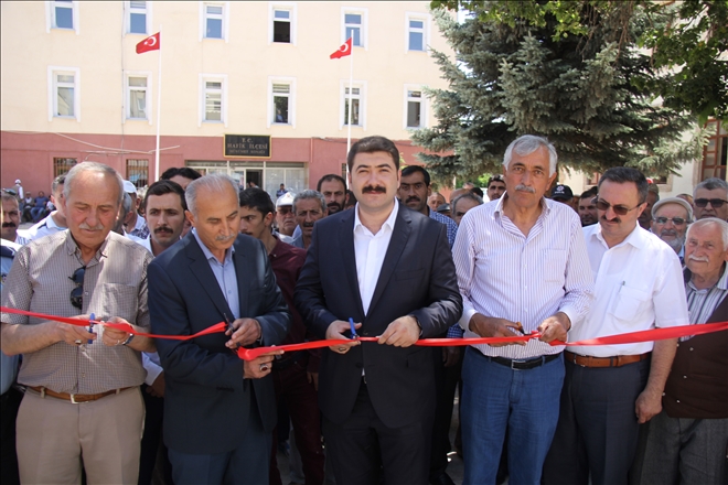 HAFİK´TE RESMİ TÖRENLERİN DÜZENLEDİĞİ ALANIN AÇILIŞI YAPILDI