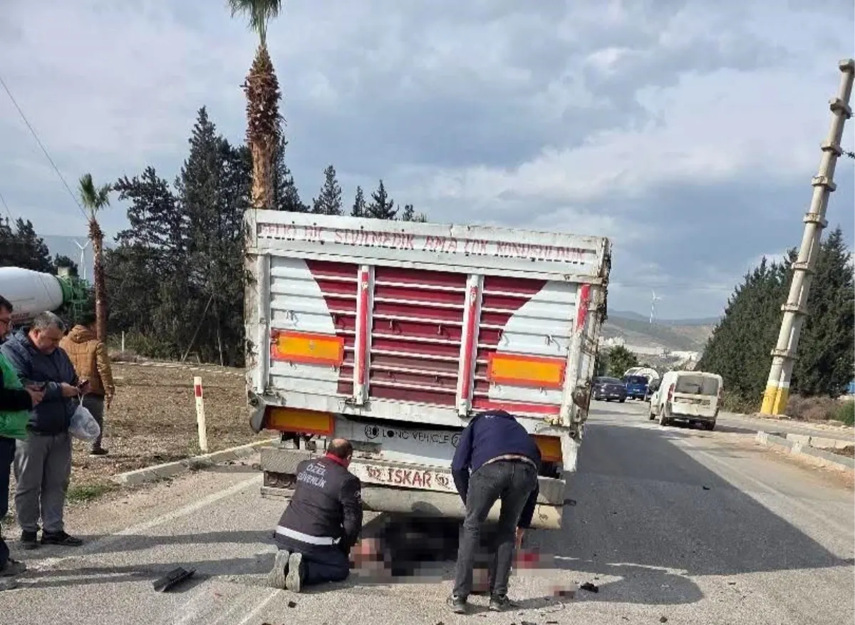 Tırla Çarpışan Motosikletli Hayatını Kaybetti