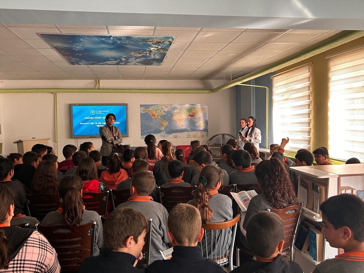 Sivas’ta Diş Sağlığı Bilinci Gemerek’ten Yükseldi