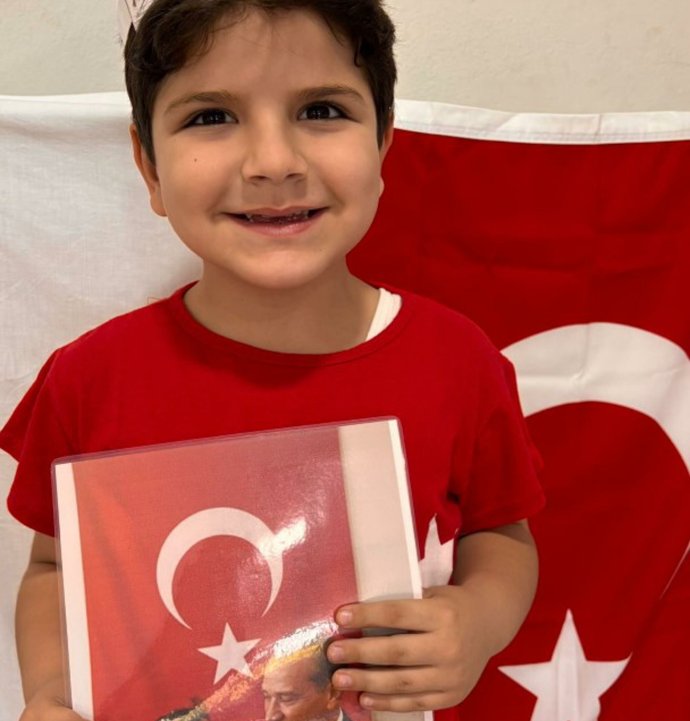 DMD hastası Efehan, tedavi için zamana karşı yarışıyor