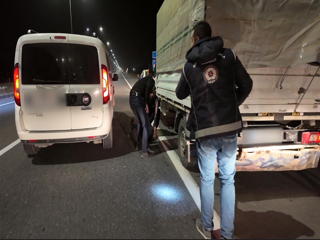 Göçmen Kaçakçılığı Operasyonunda Bir Şüpheli Yakalandı