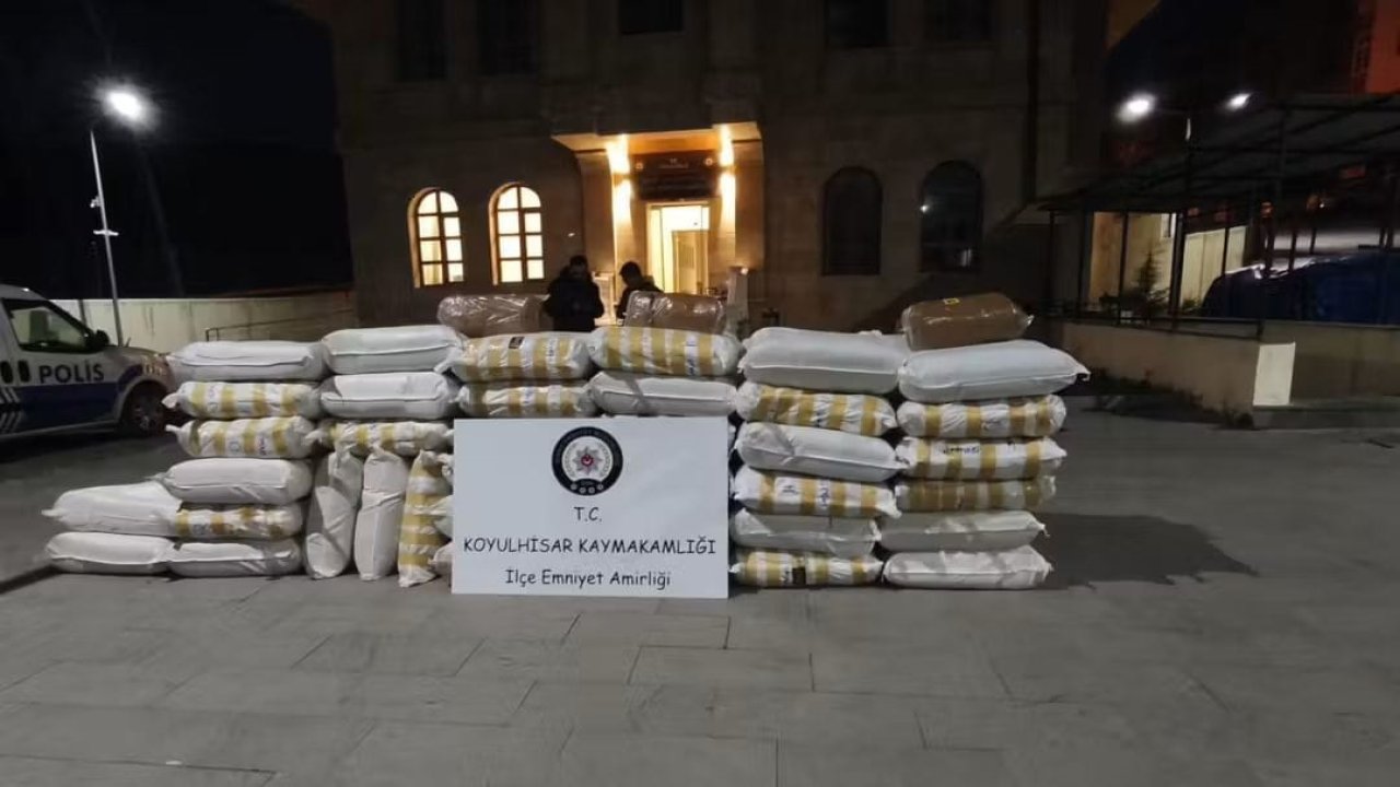 Kasadaki Çuvallardan 1 Ton Kaçak Tütün Çıktı