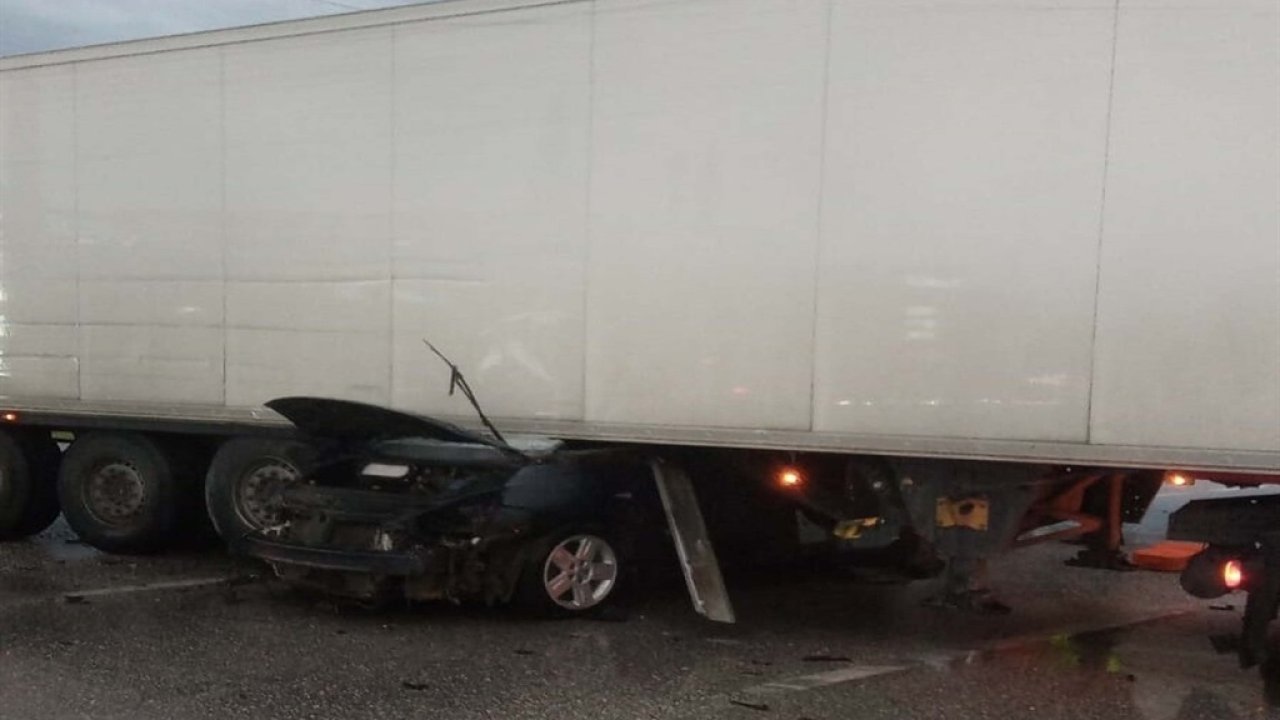 Feci Kaza: Otomobil TIR’ın Altına Girdi, 2 Ölü