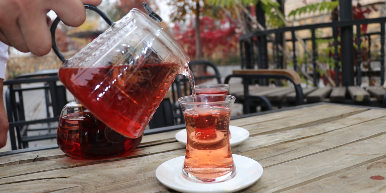 Sivaslılar Rengarenk Bitki Çaylarına Hayran