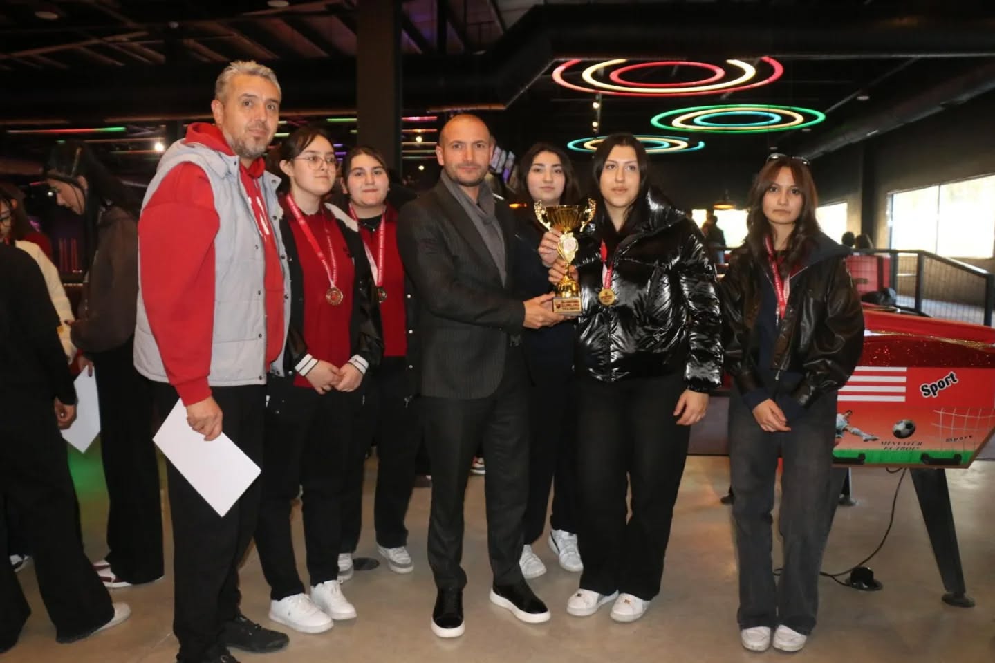 Sivas’ta genç sporcular bowlingde yarıştı